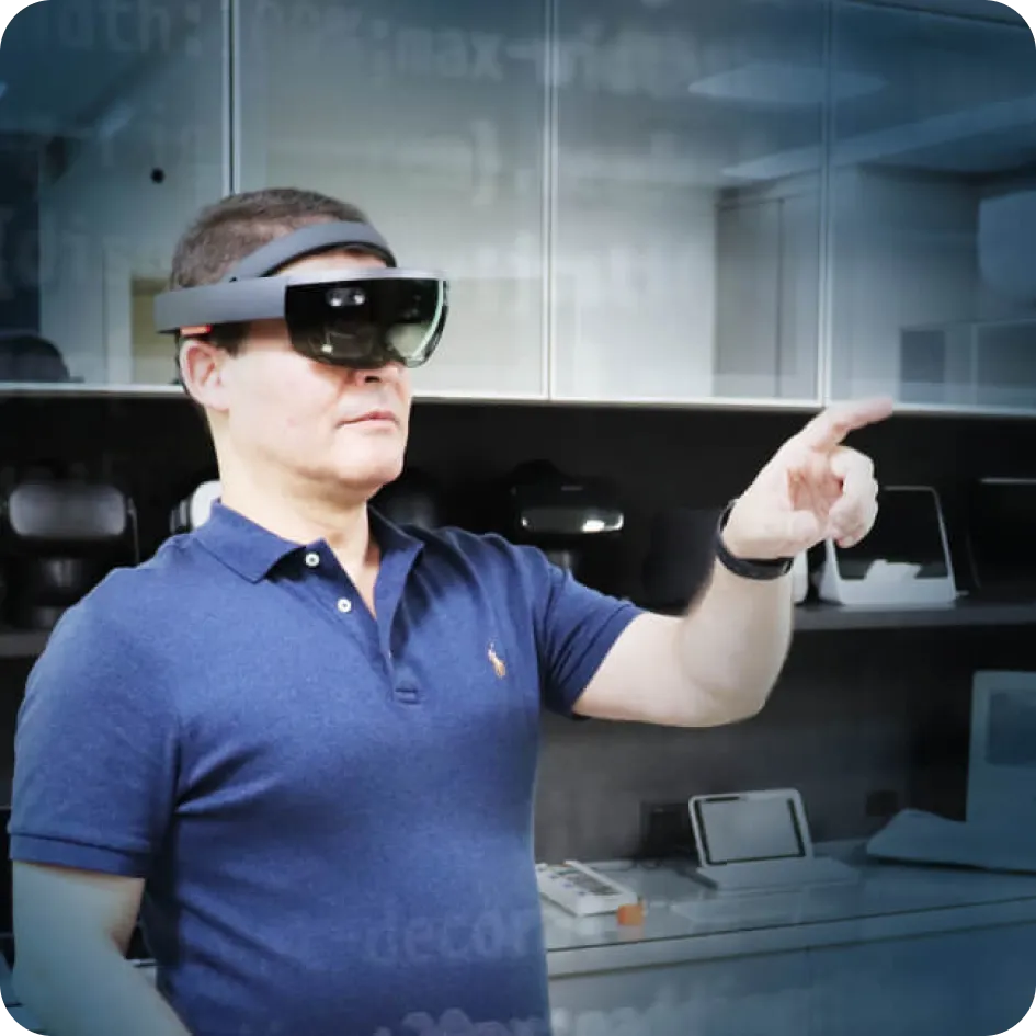 Ceo com um óculos futurístico