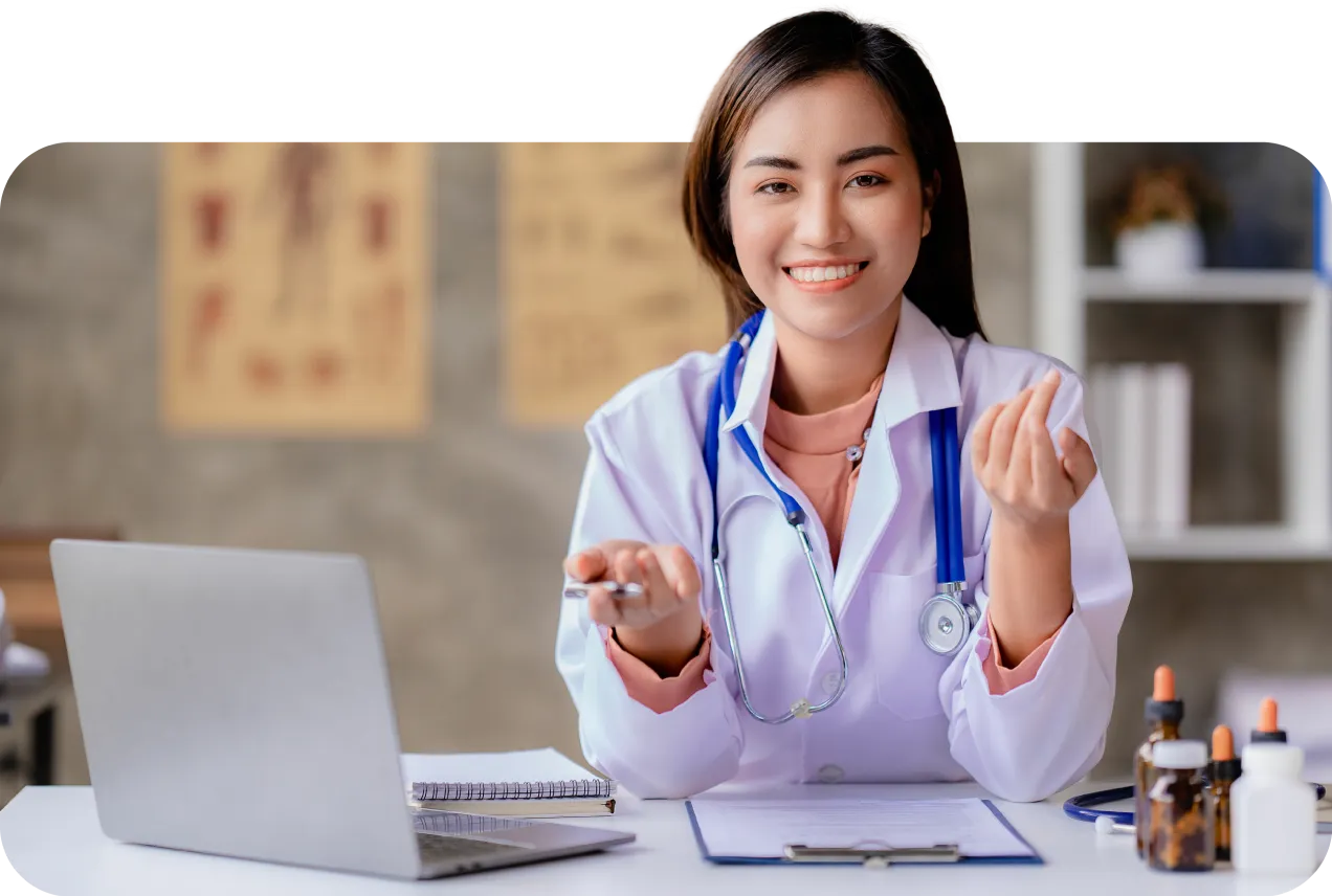 Médica sorrindo e chamando pra utilizar o produto ProDoctor