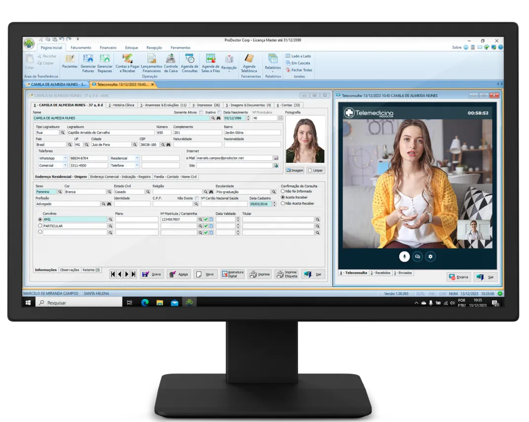 Monitor mostrando a telemedicina do corp na tela