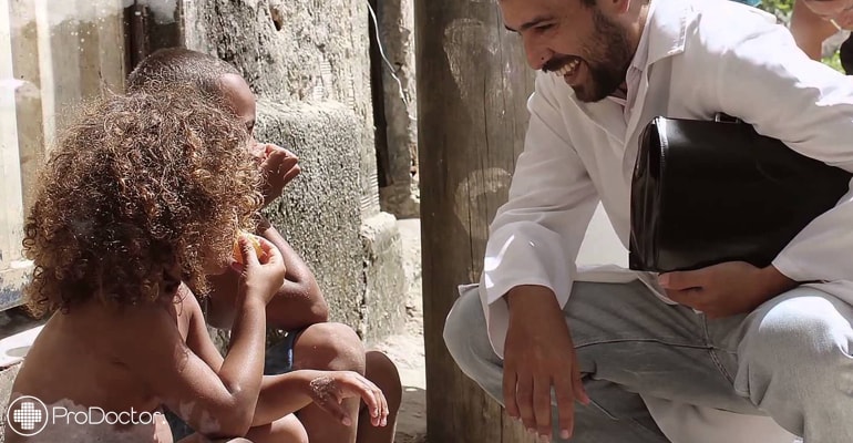 Médicos Voluntários: Por que pode ser bom para sua carreira?