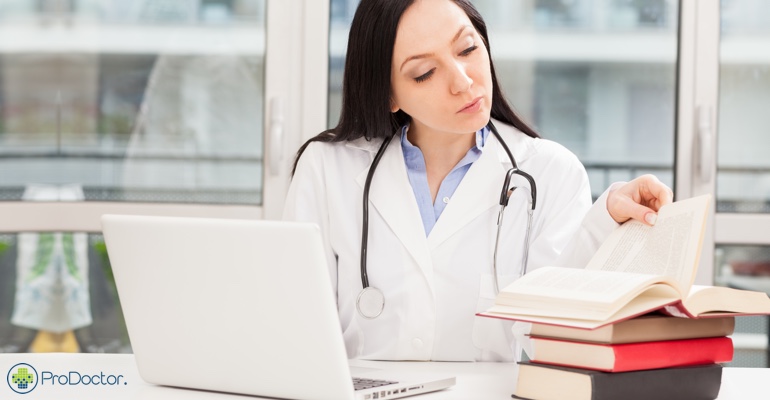 Concursos públicos para médicos: como funcionam? Vale a pena?